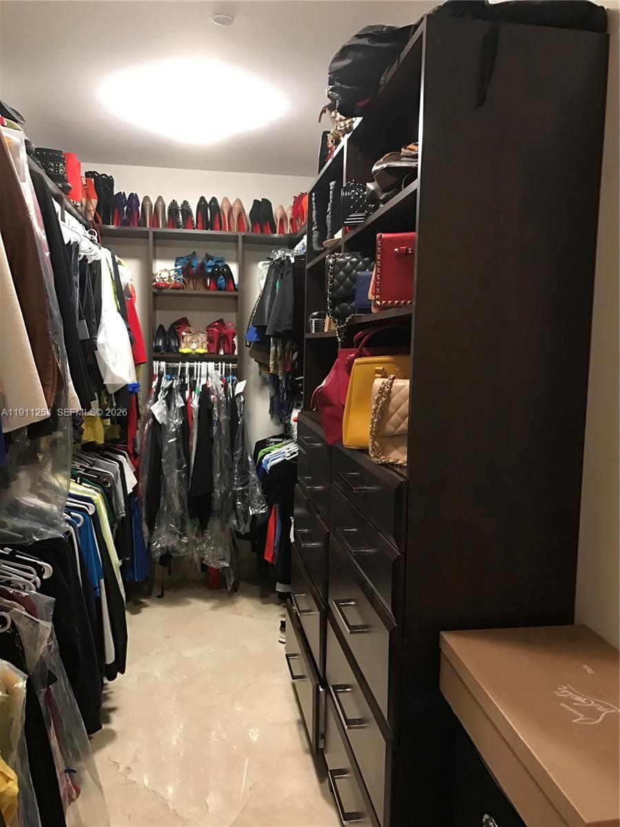 TDR TOWER I CONDO - Residential