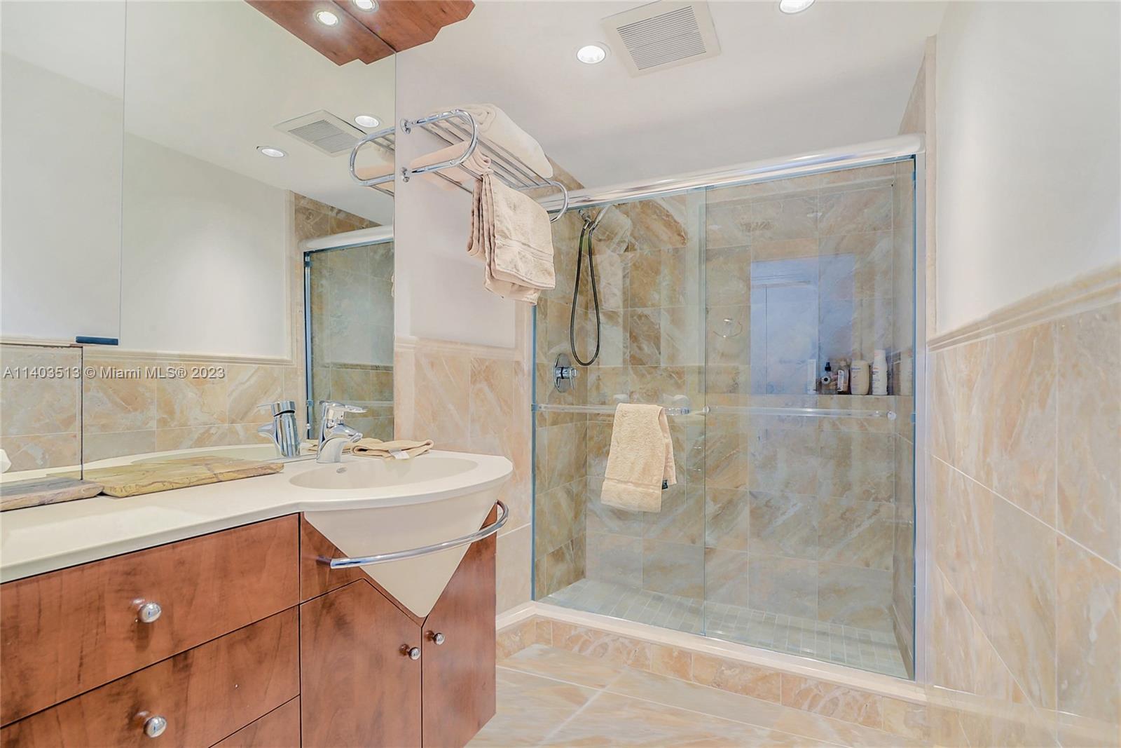 FOUR SEASONS CONDO - Residential