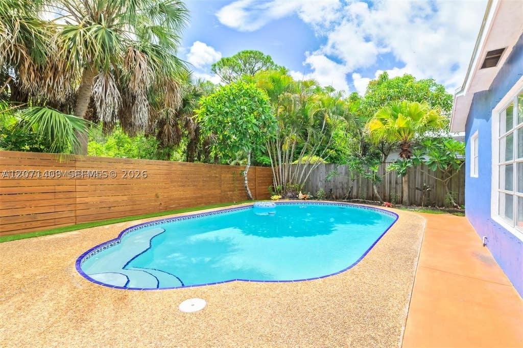 Photo of 851 SW 49th Ter #3, Margate, FL 33068 (MLS # A12071409)