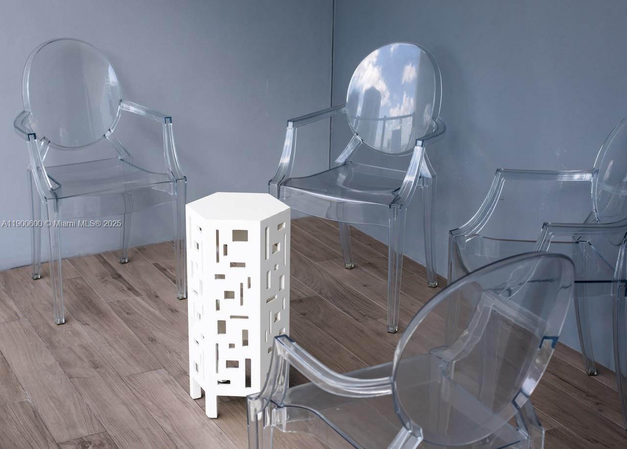 REACH CONDO - Residential Lease