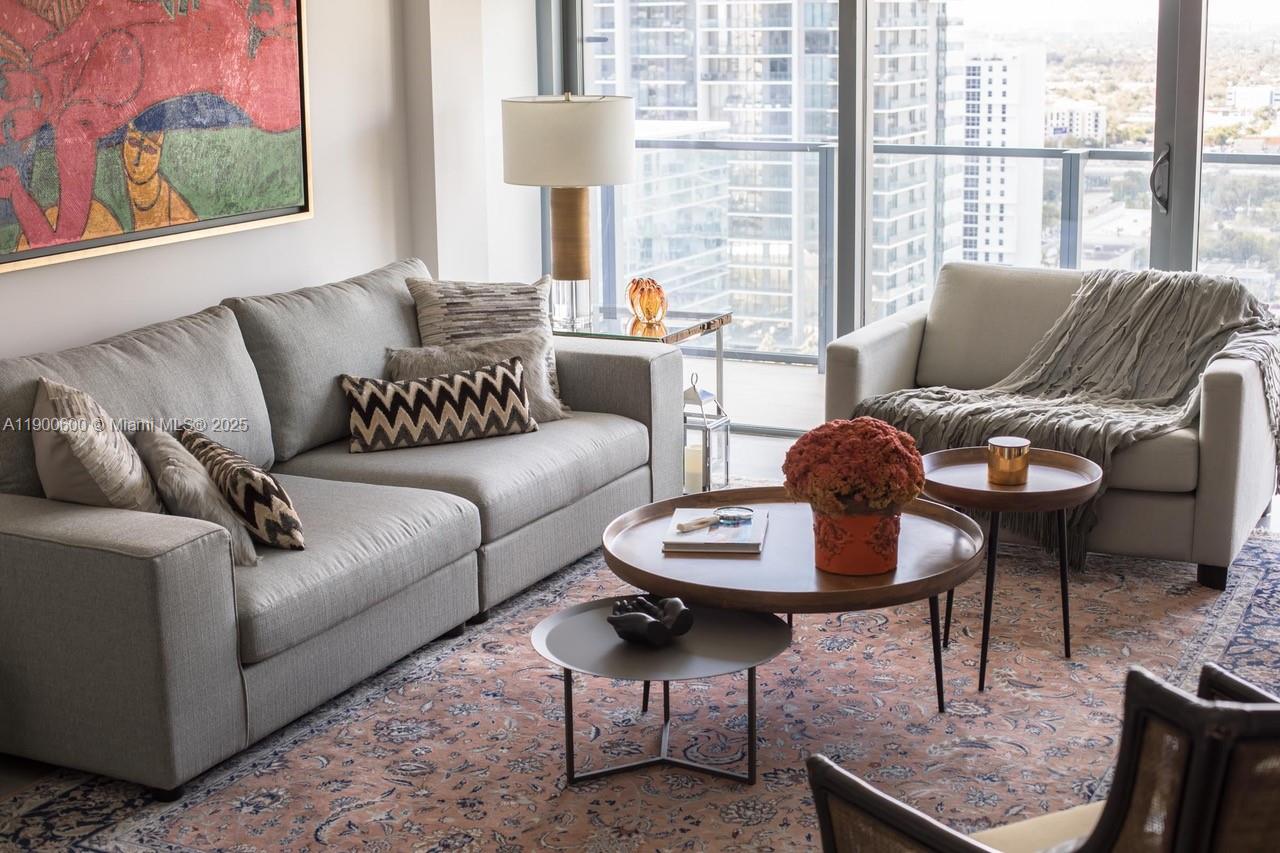 REACH CONDO - Residential Lease