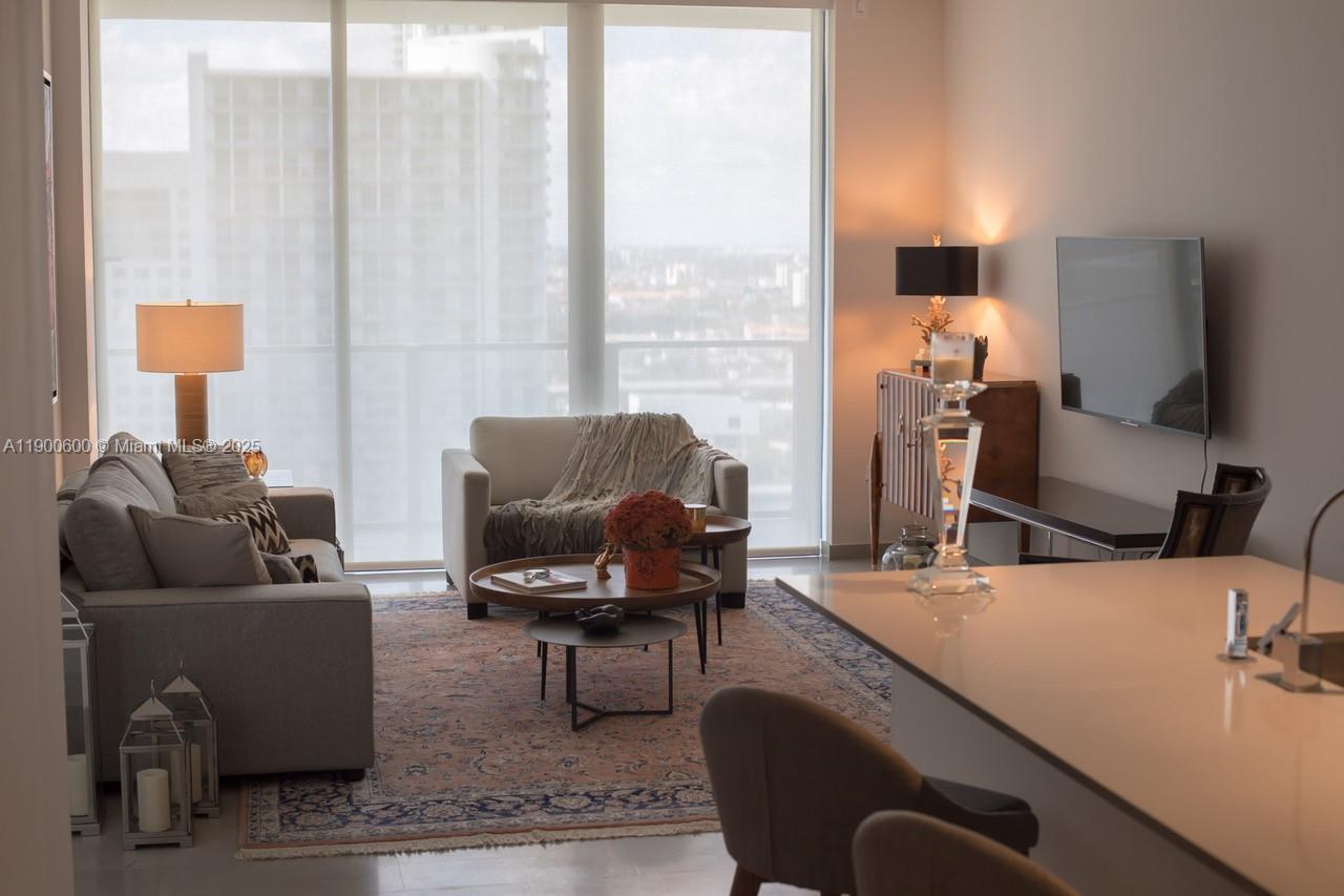 REACH CONDO - Residential Lease