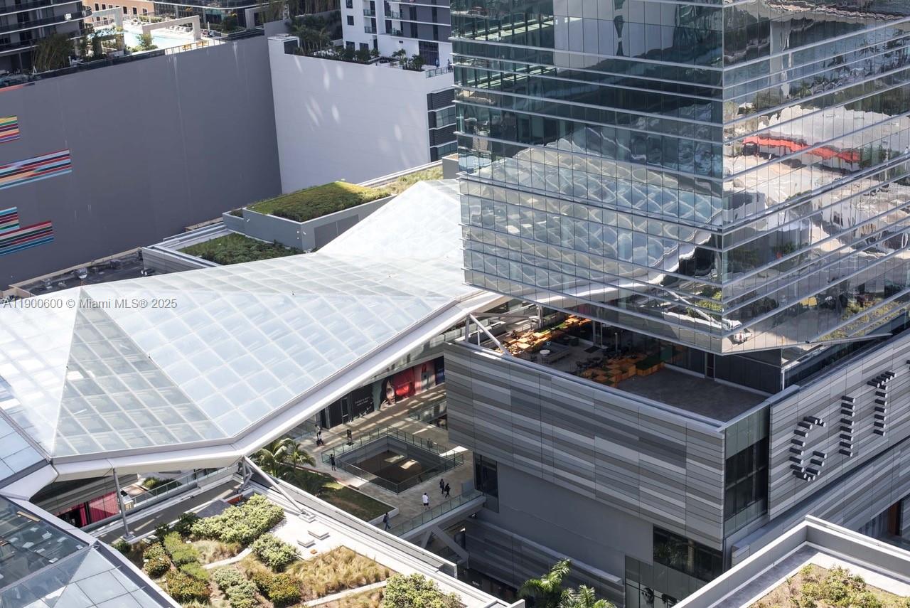 REACH CONDO - Residential Lease