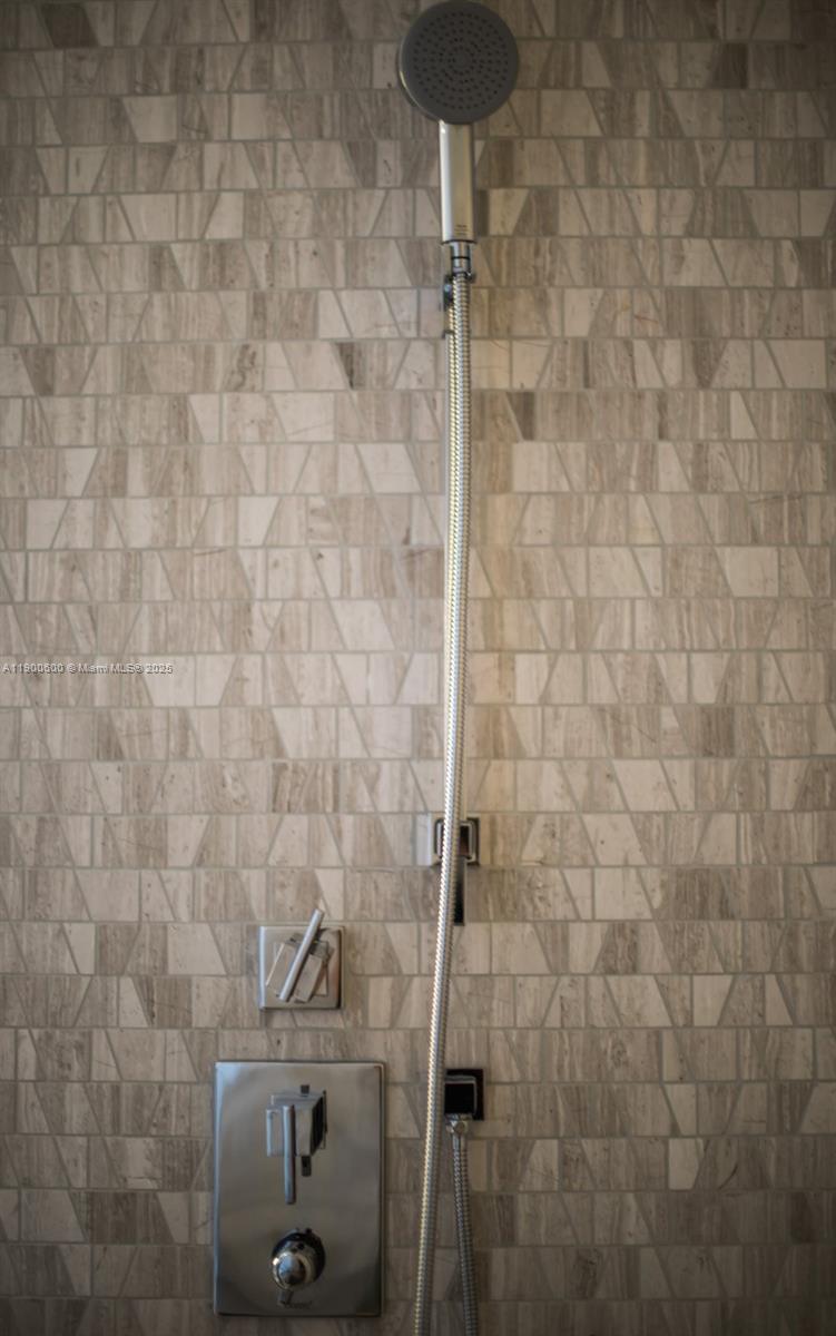 REACH CONDO - Residential Lease