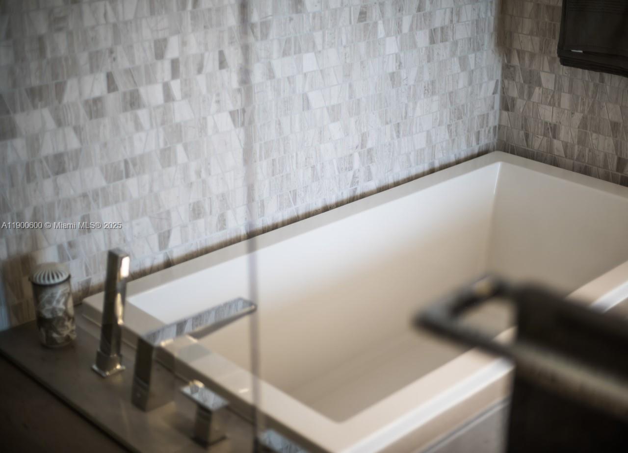 REACH CONDO - Residential Lease