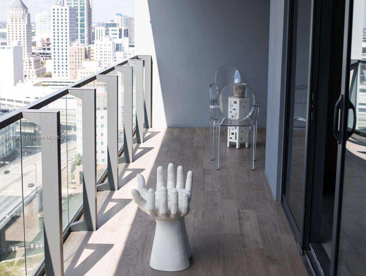 REACH CONDO - Residential Lease