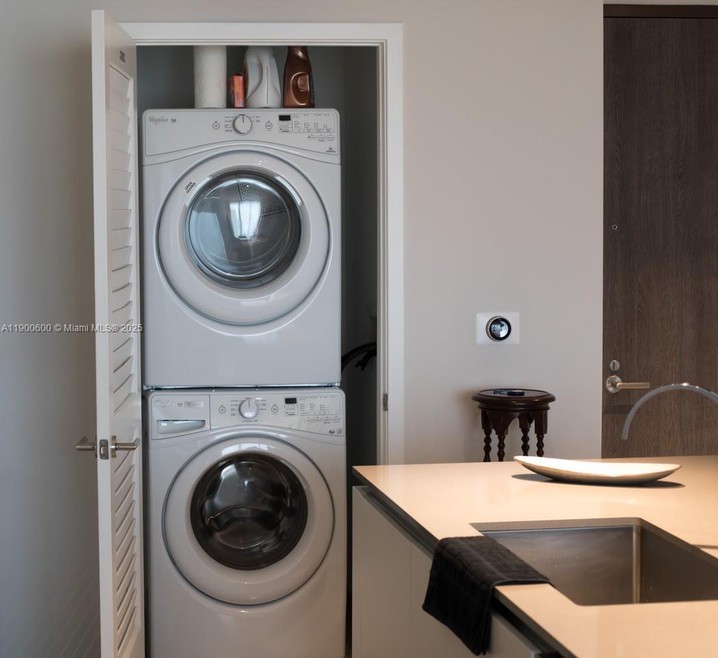 REACH CONDO - Residential Lease