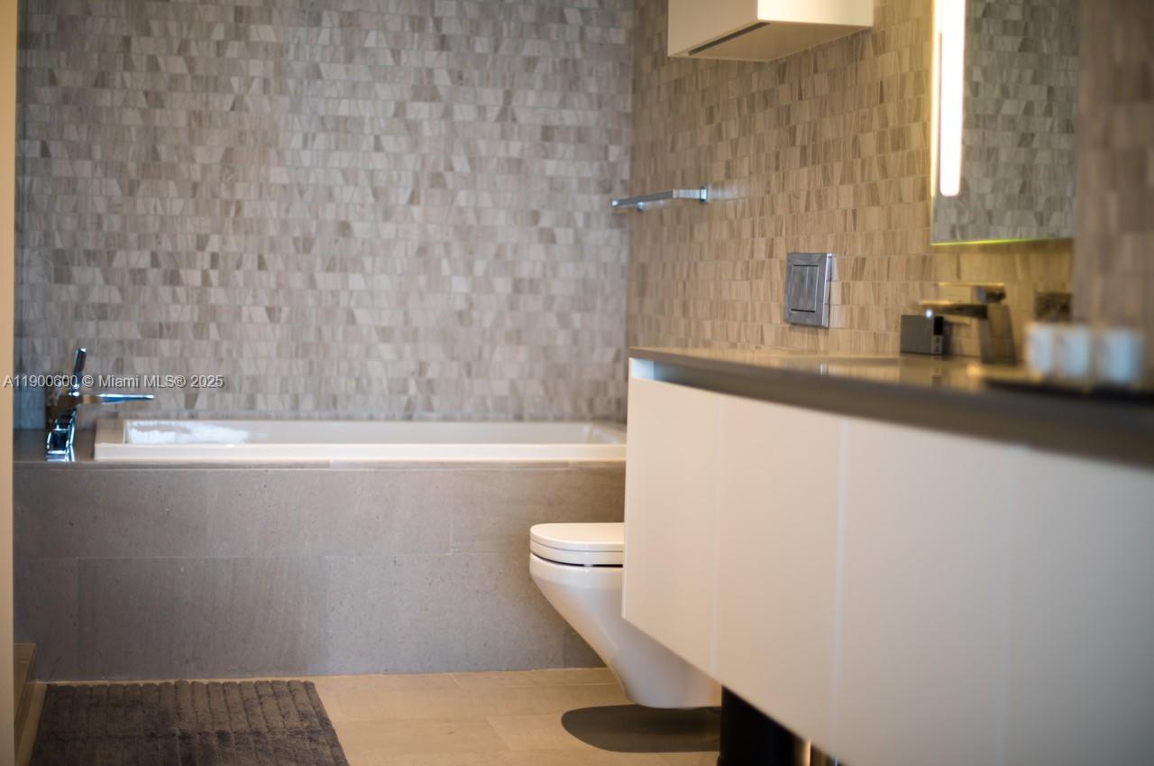 REACH CONDO - Residential Lease