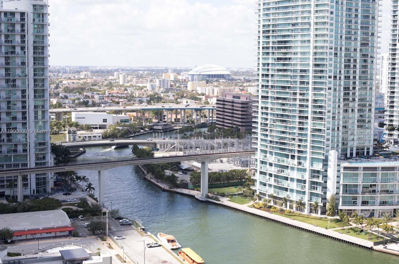 REACH CONDO - Residential Lease