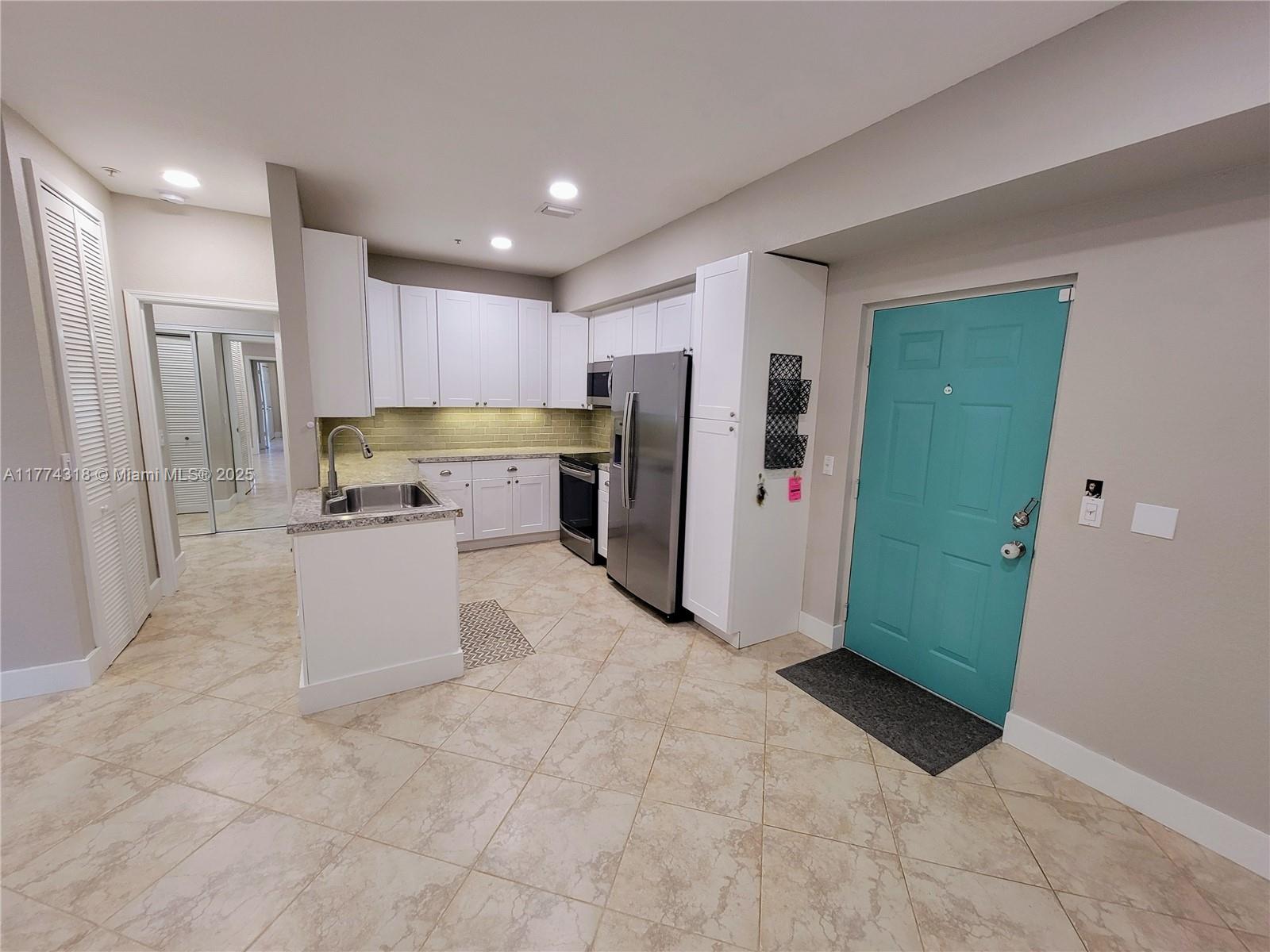 Property for Sale at 75 Gulfstream Rd 211B, Dania Beach, Miami-Dade County, Florida - Bedrooms: 3 
Bathrooms: 3  - $489,000