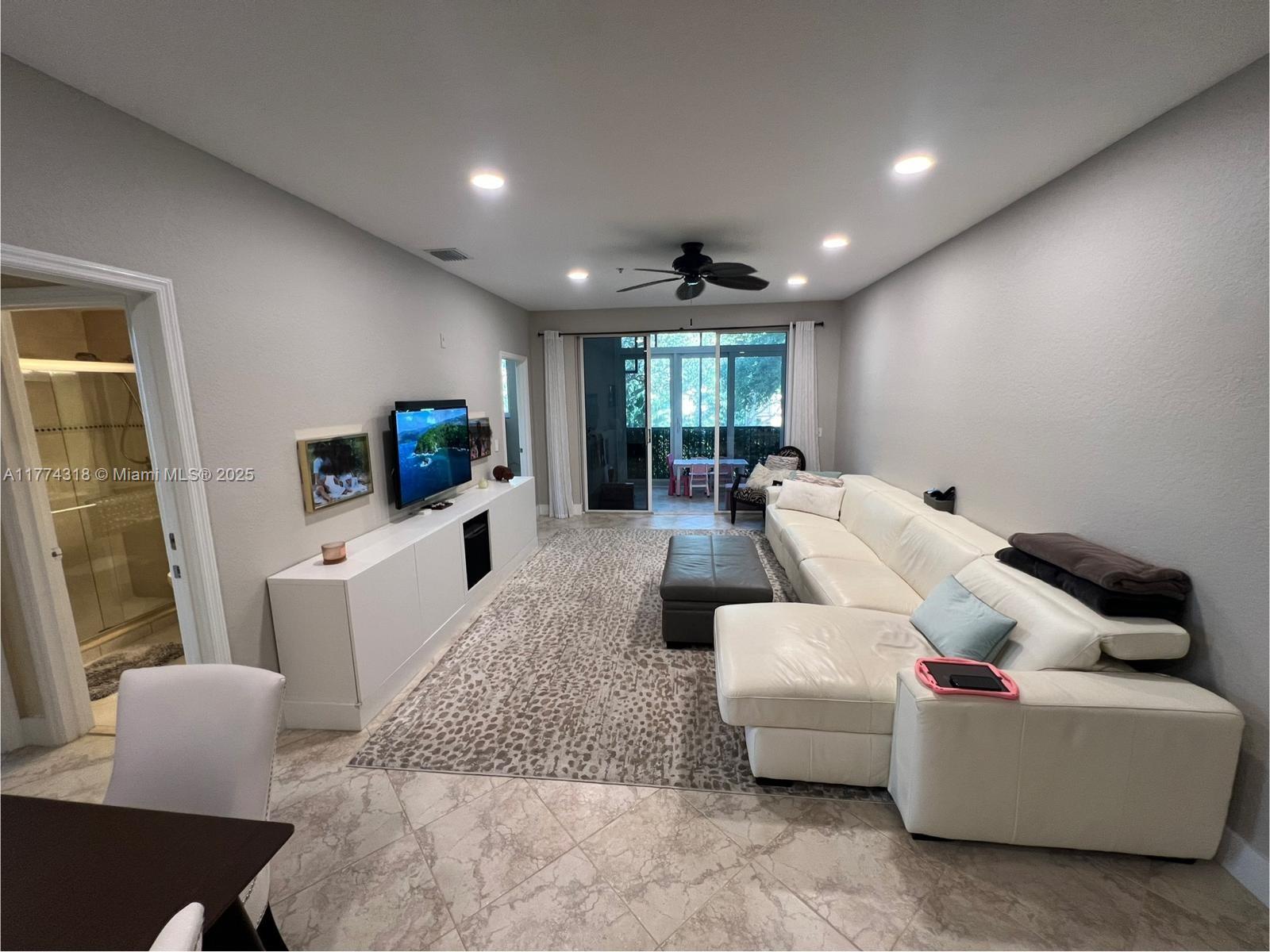 75 Gulfstream Rd 211B, Dania Beach, Miami-Dade County, Florida - 3 Bedrooms  
3 Bathrooms - 