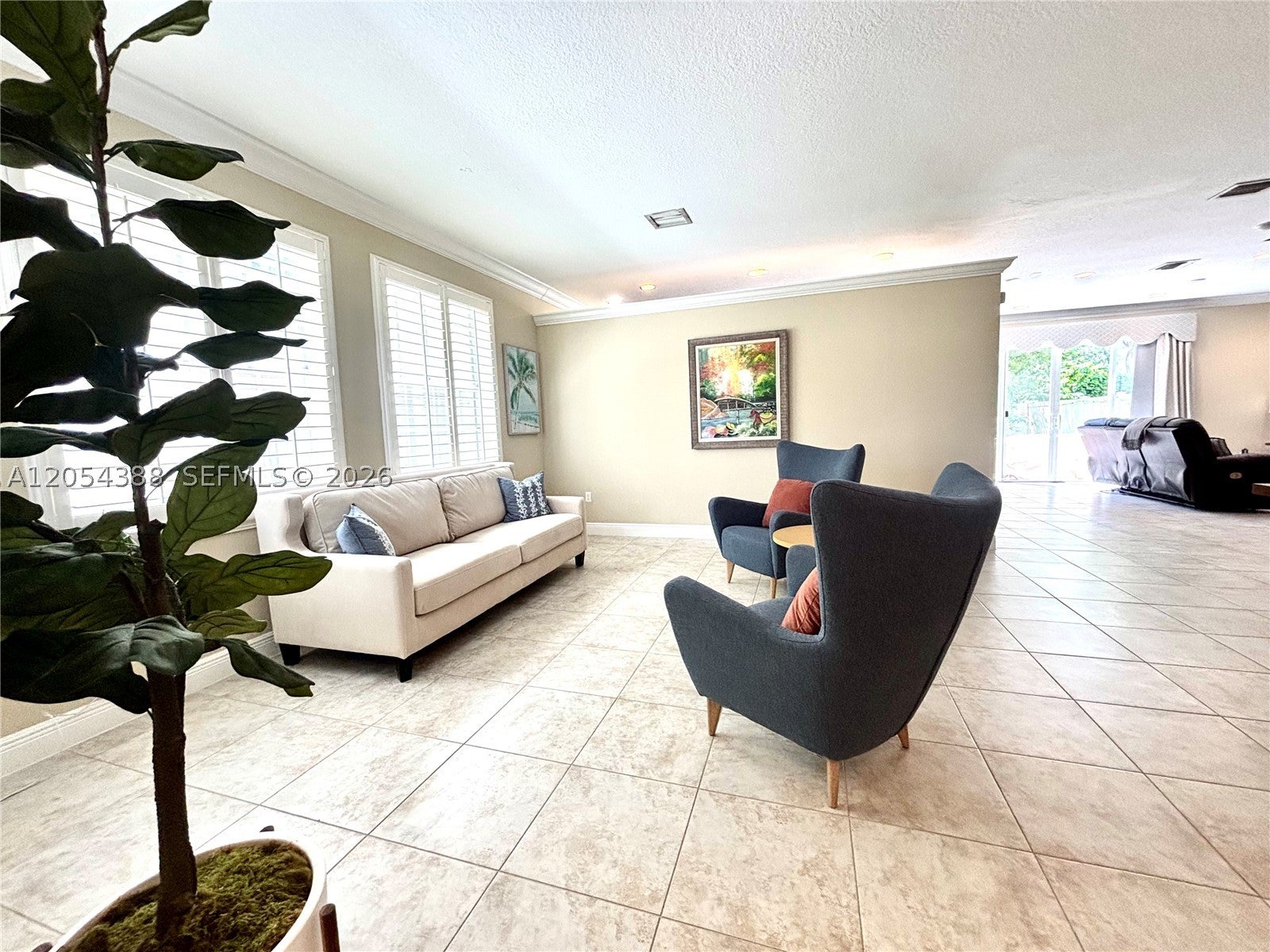 9109 Dupont Pl