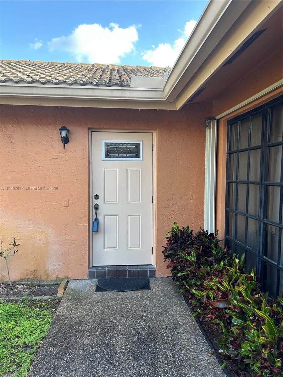CORAL SPRINGS COUNTRY CLU - Residential