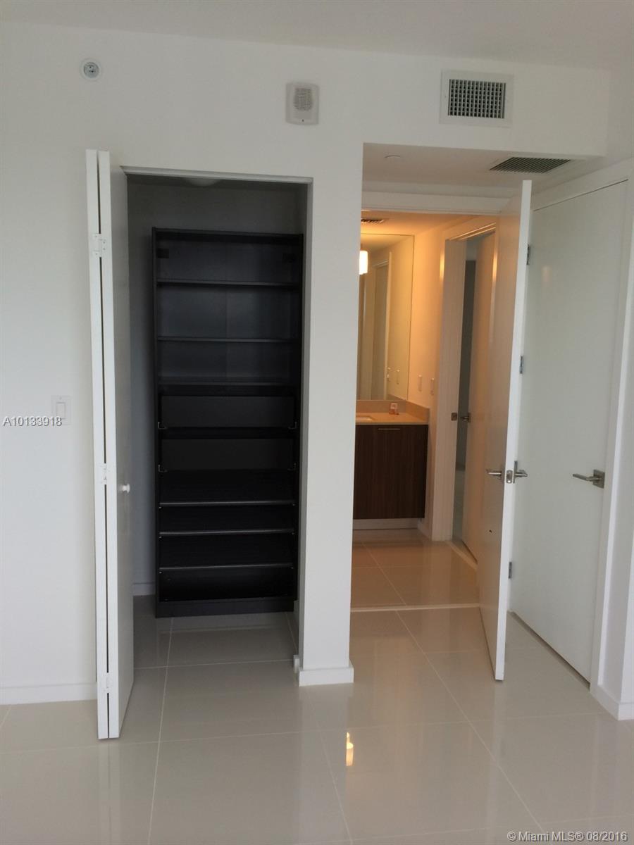 5252 PASEO CONDOMINIUM - Residential Lease