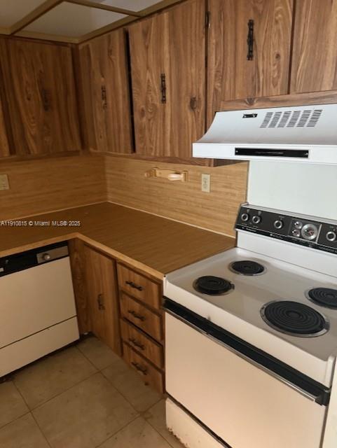 BUILDING SIX OF RACQUET C - Residential