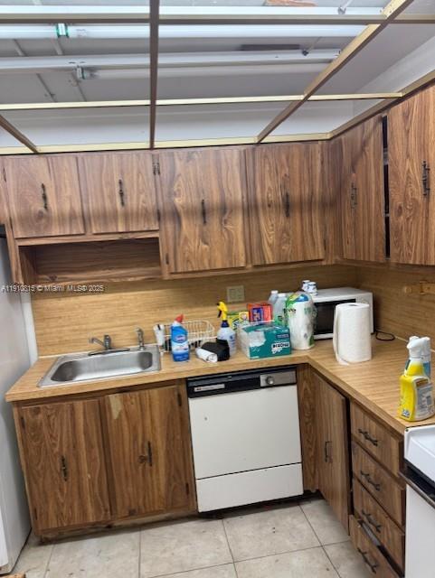 BUILDING SIX OF RACQUET C - Residential