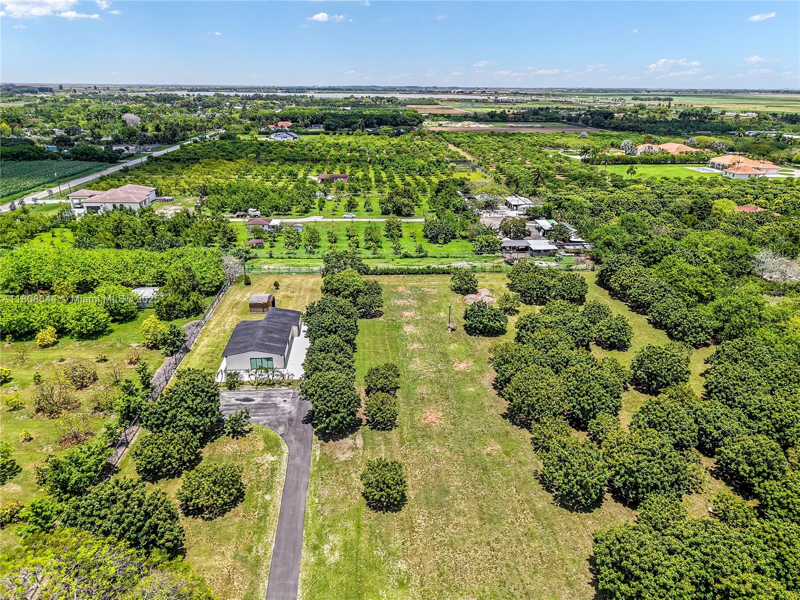 REDLANDS - Residential