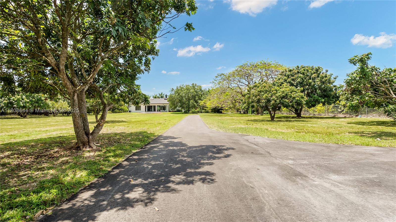 REDLANDS - Residential