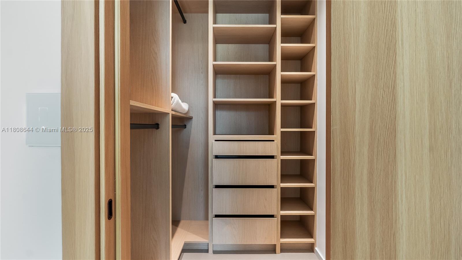 REDLANDS - Residential