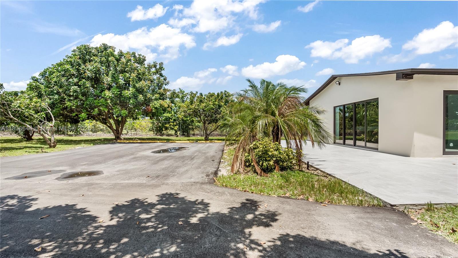 REDLANDS - Residential