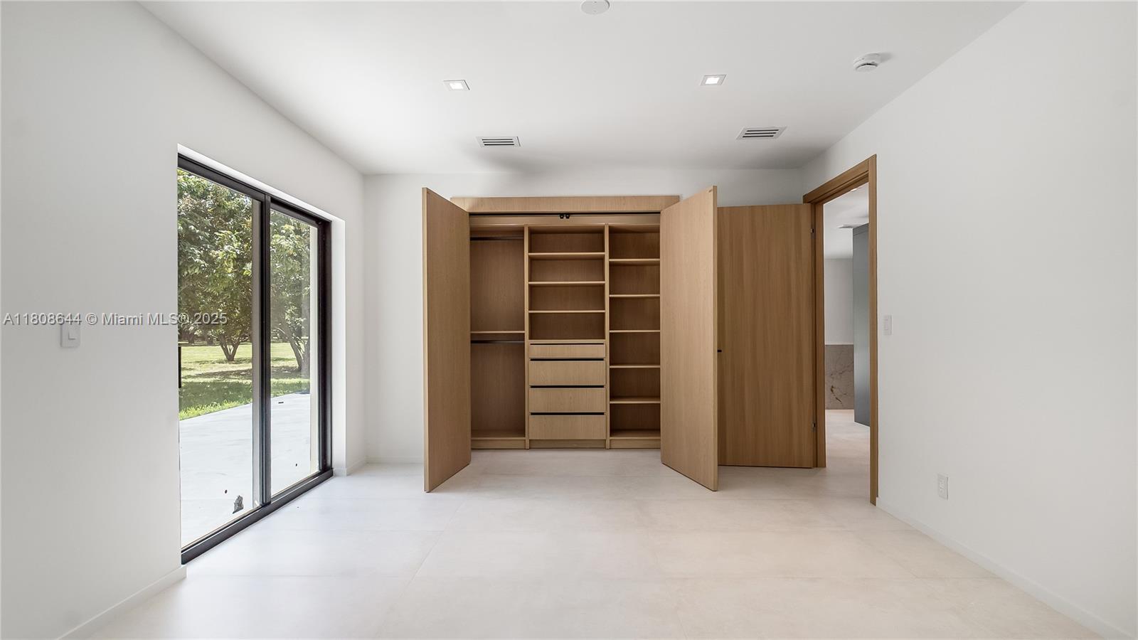 REDLANDS - Residential