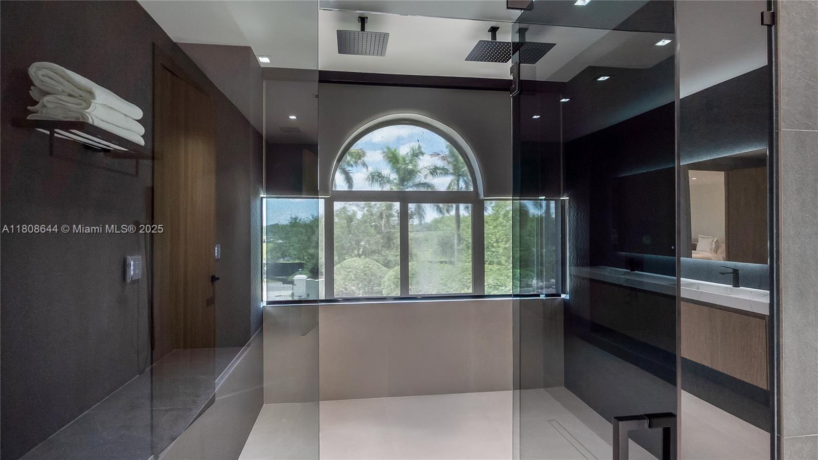 REDLANDS - Residential