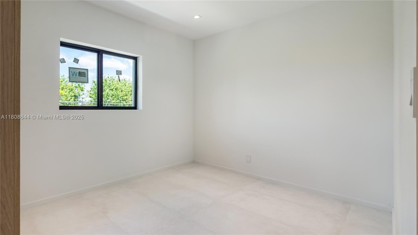 REDLANDS - Residential