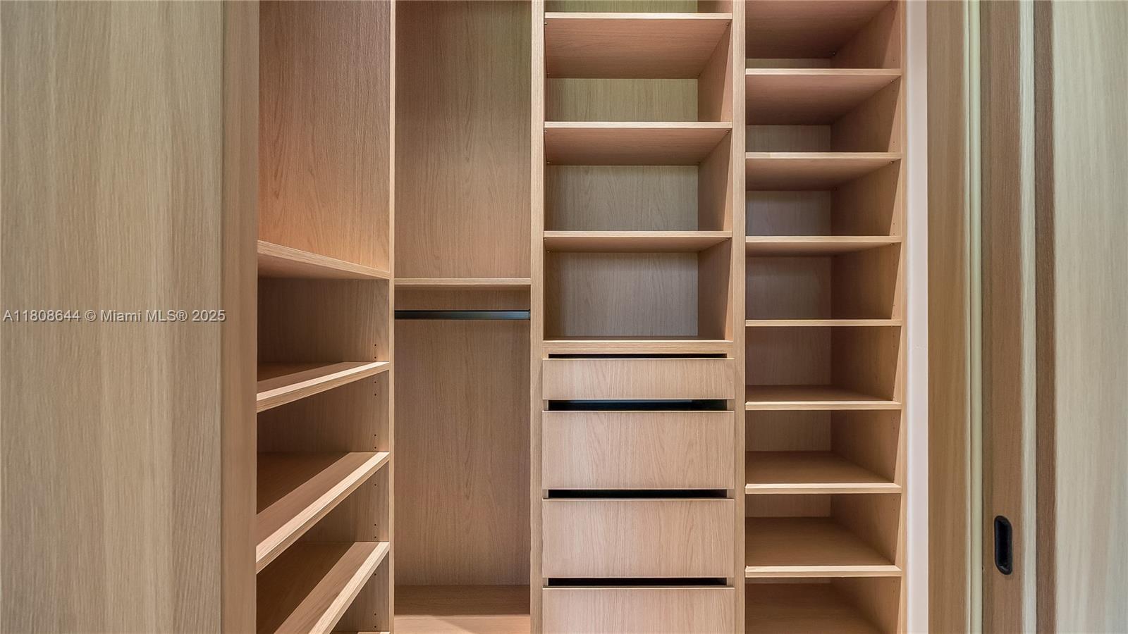 REDLANDS - Residential