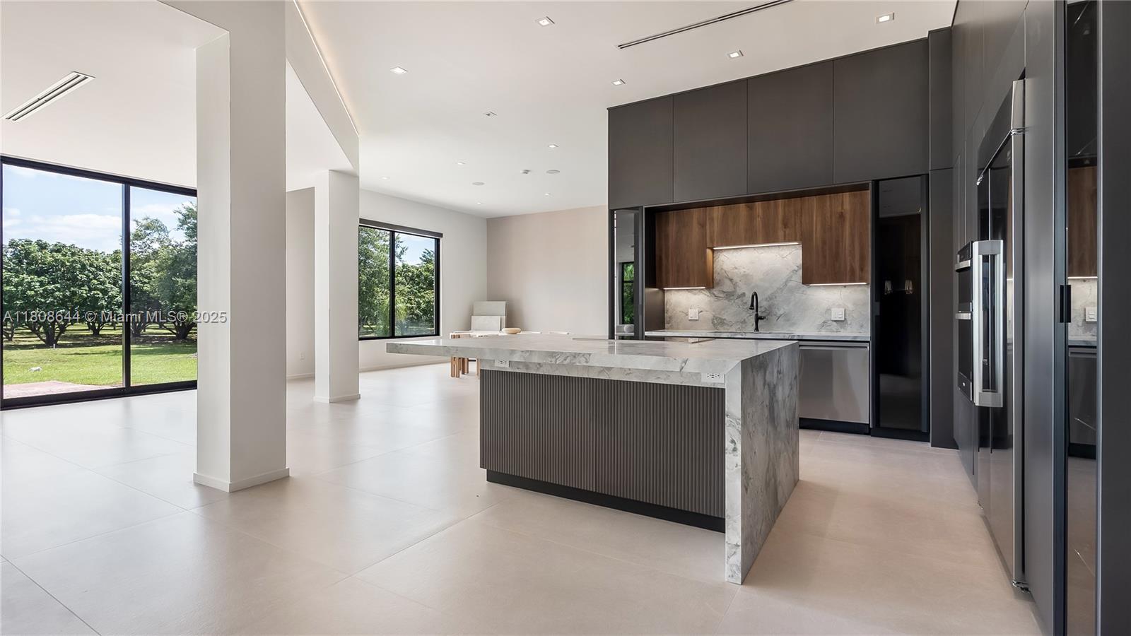 REDLANDS - Residential