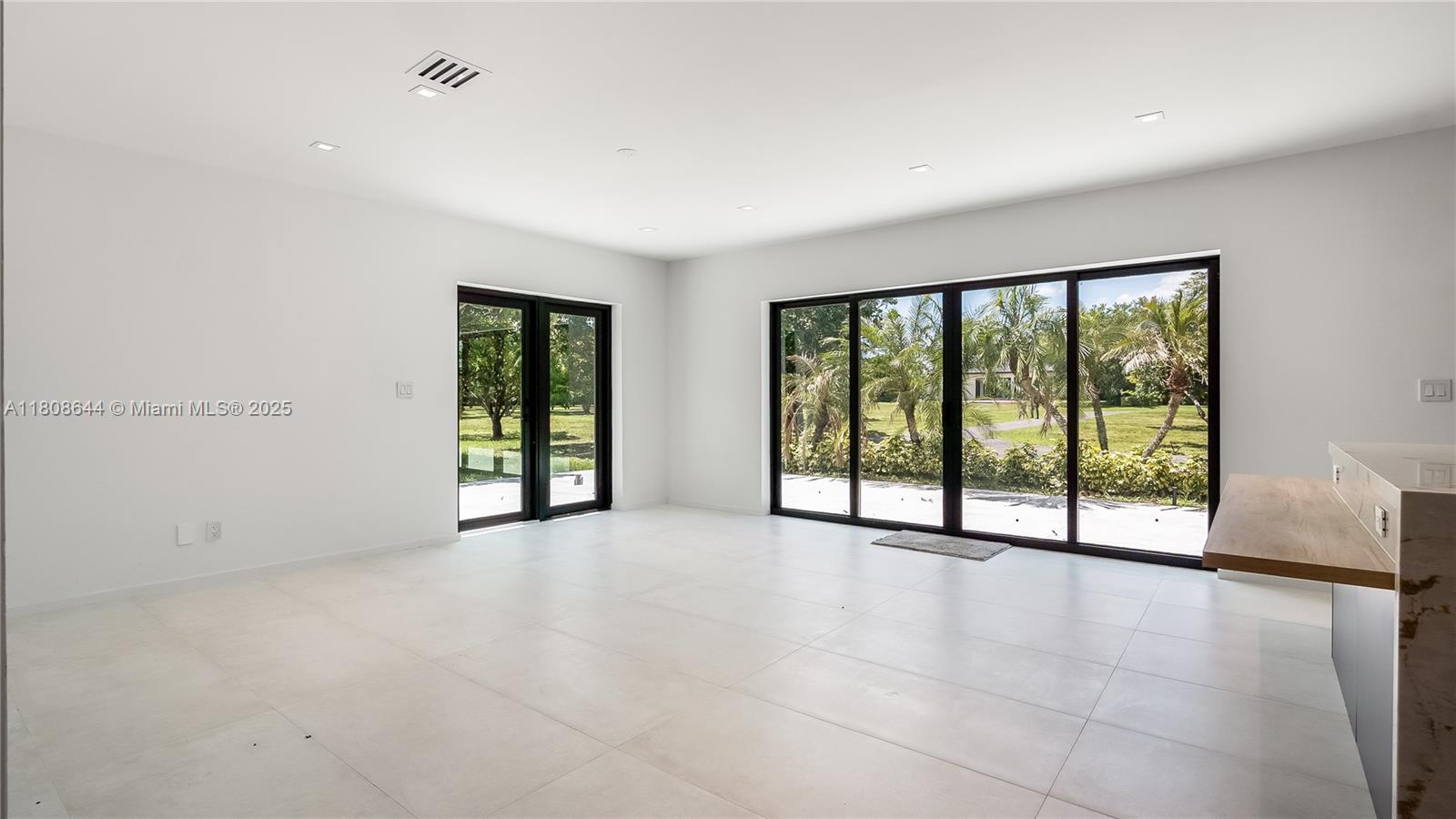 REDLANDS - Residential