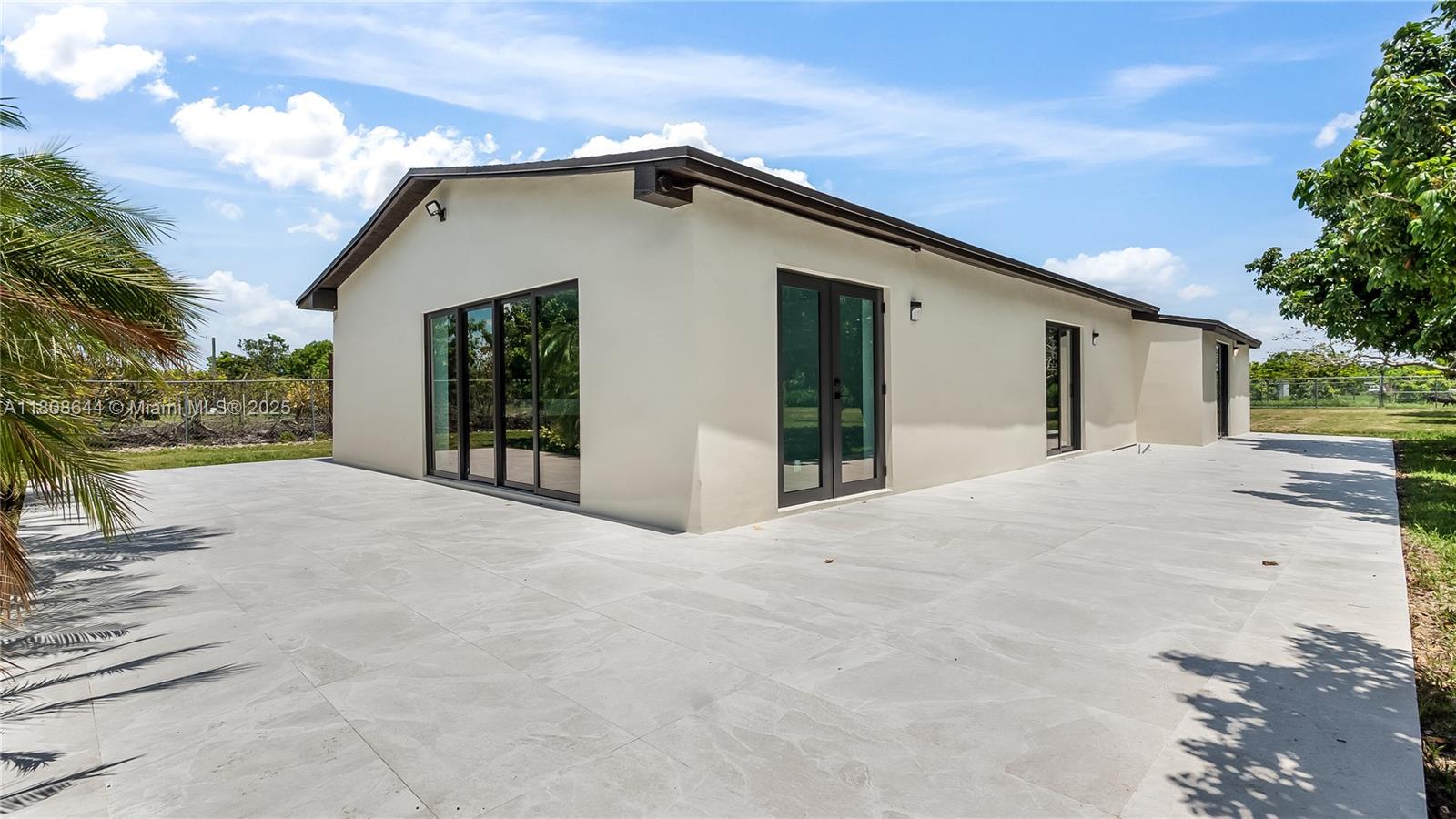 REDLANDS - Residential