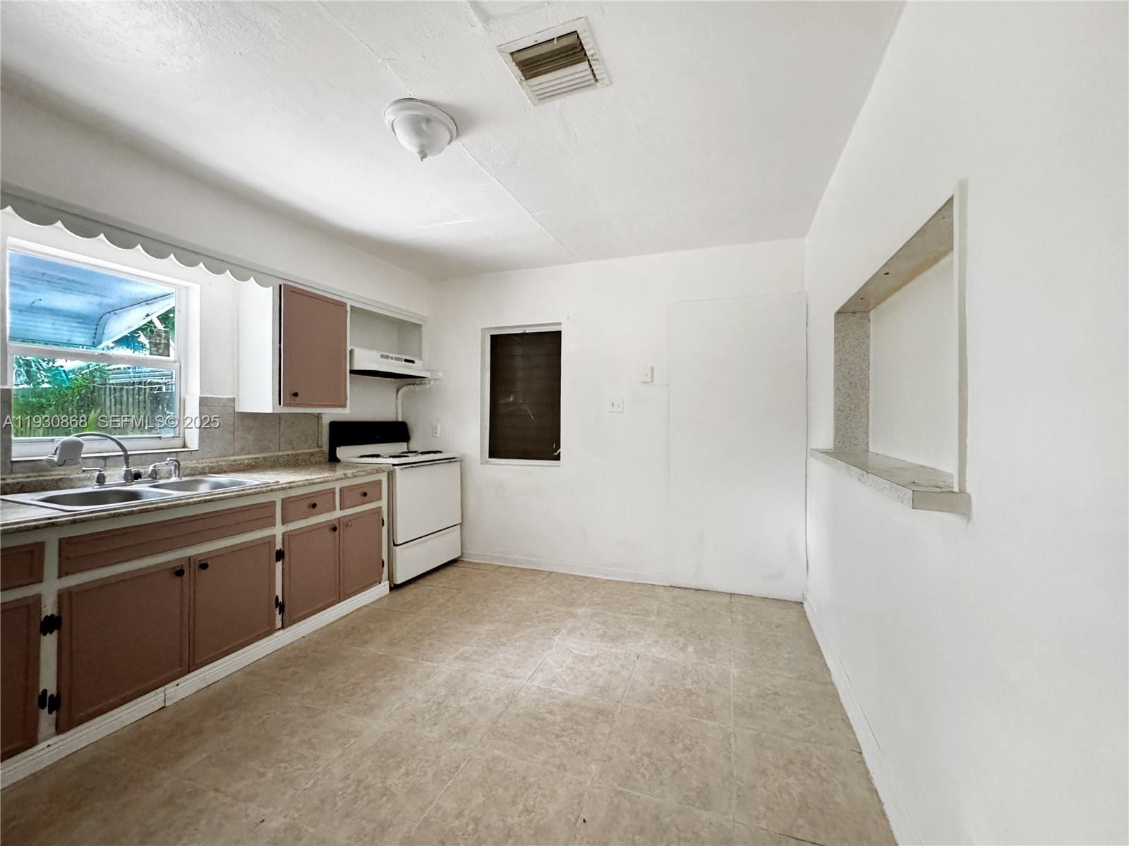 WESTWOOD HOMESITES - Residential Lease