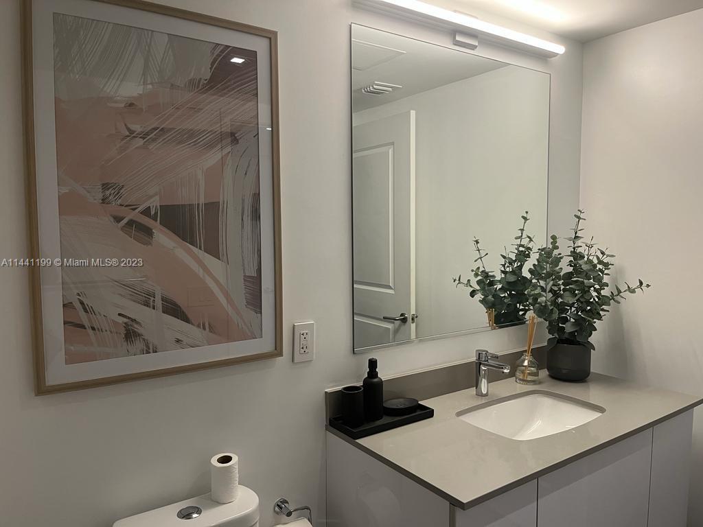 CANVAS CONDO - Residential