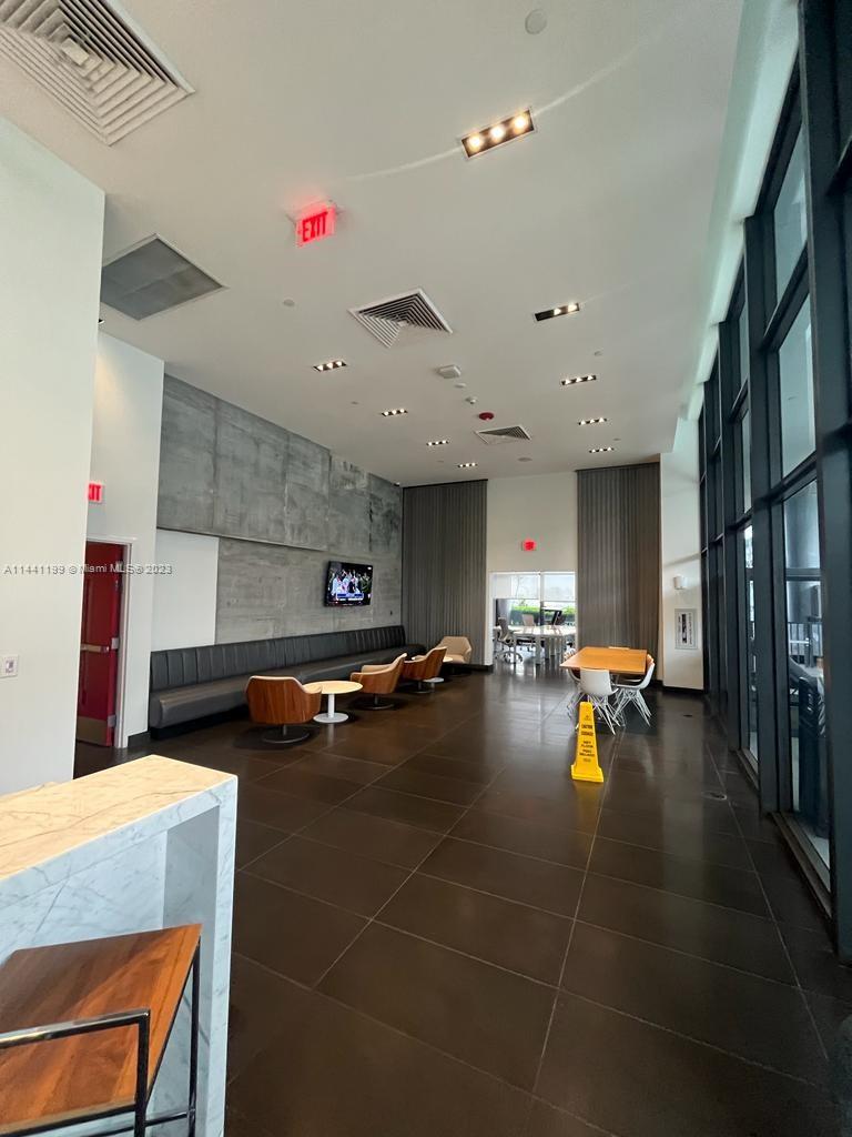 CANVAS CONDO - Residential