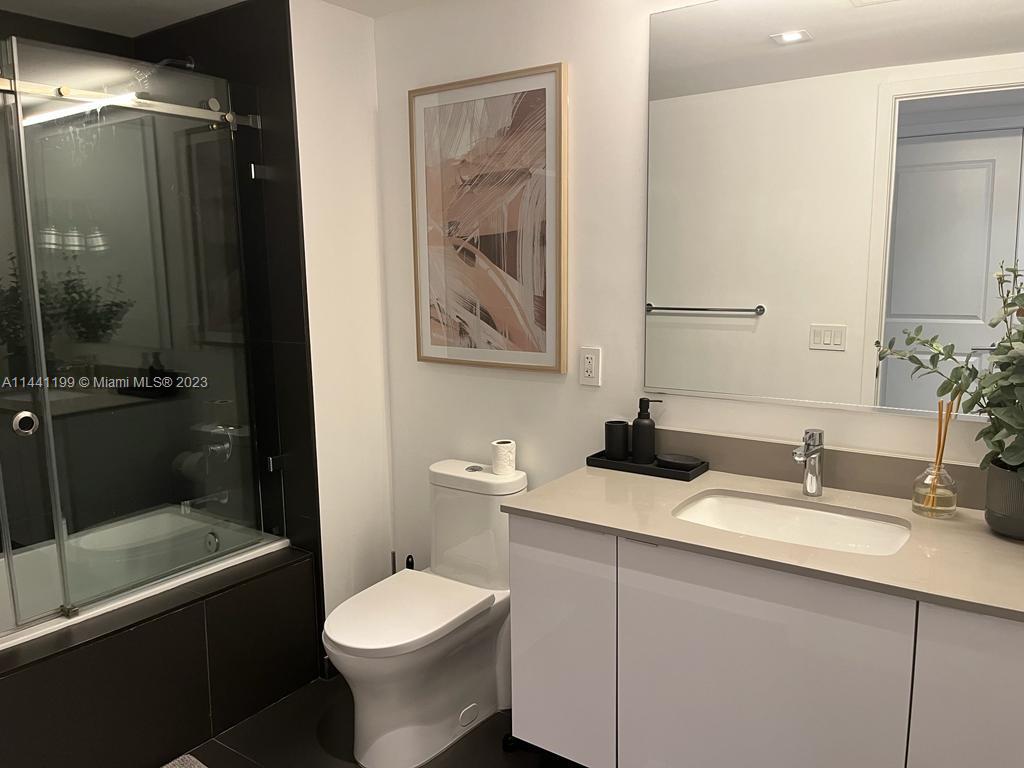 CANVAS CONDO - Residential