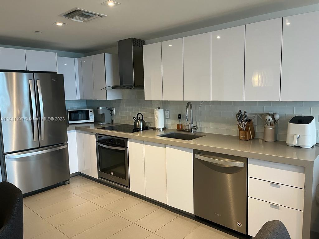 CANVAS CONDO - Residential