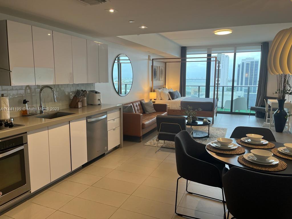 CANVAS CONDO - Residential
