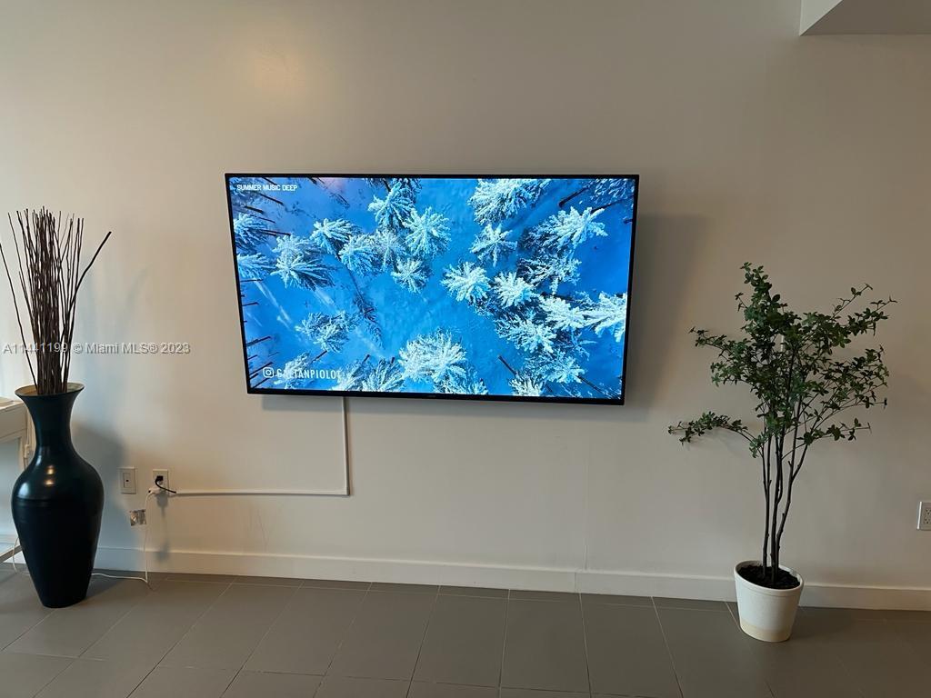 CANVAS CONDO - Residential