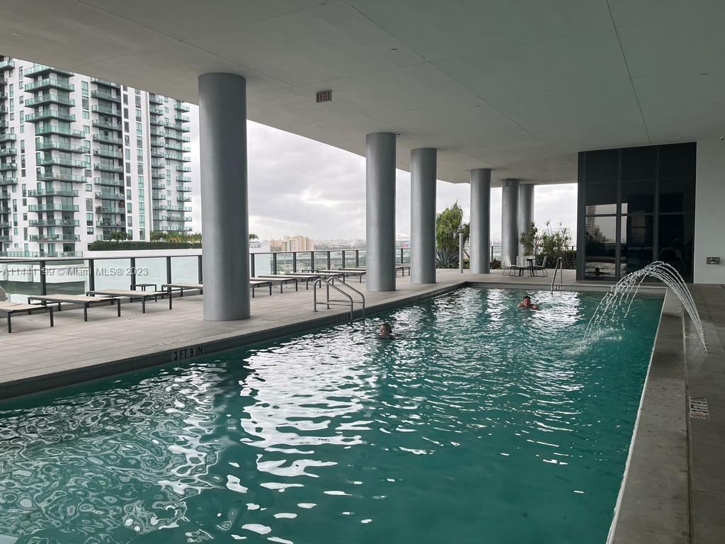 CANVAS CONDO - Residential