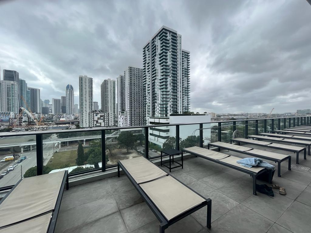 CANVAS CONDO - Residential