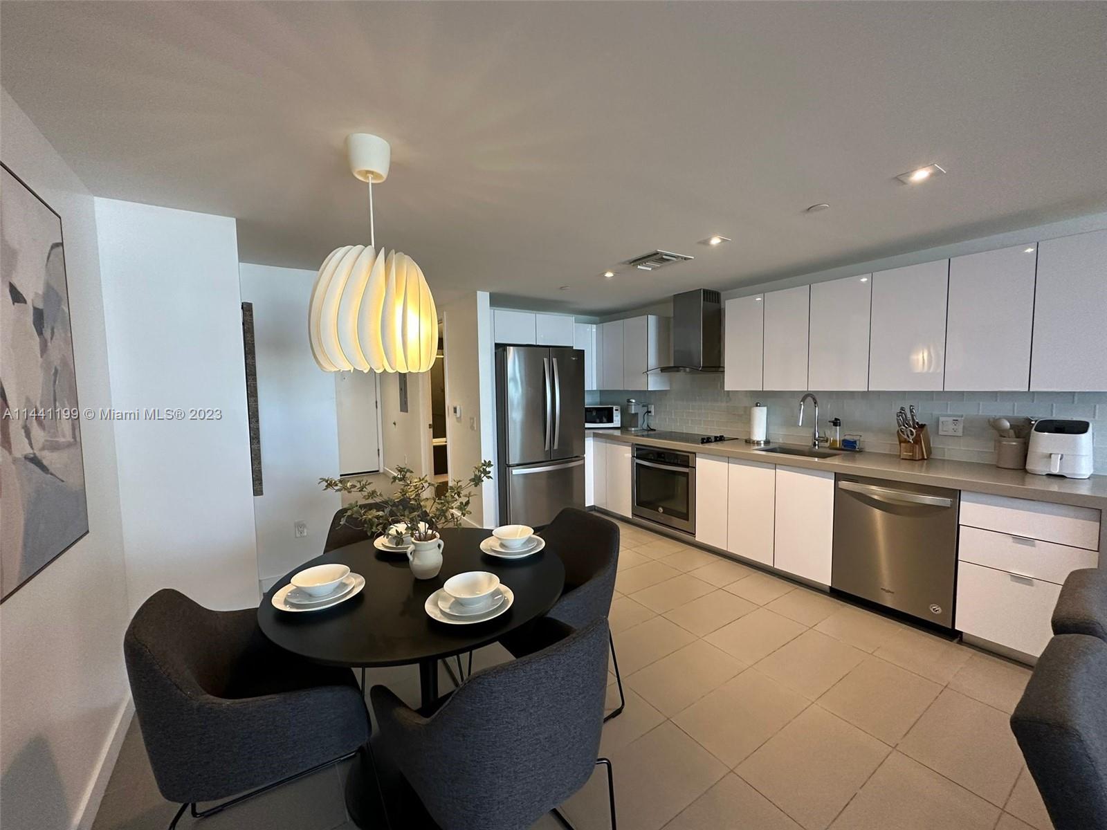 CANVAS CONDO - Residential