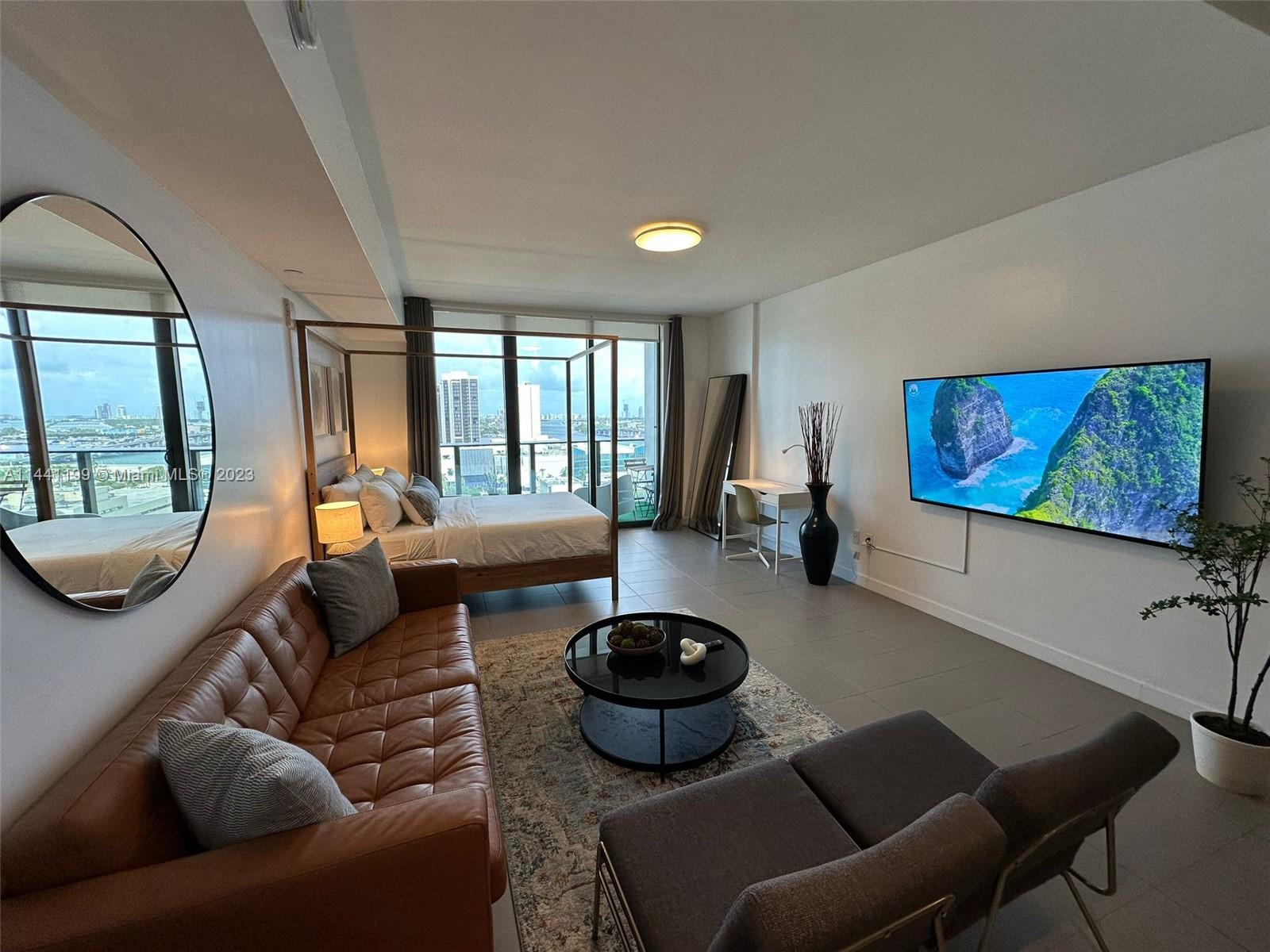 CANVAS CONDO - Residential