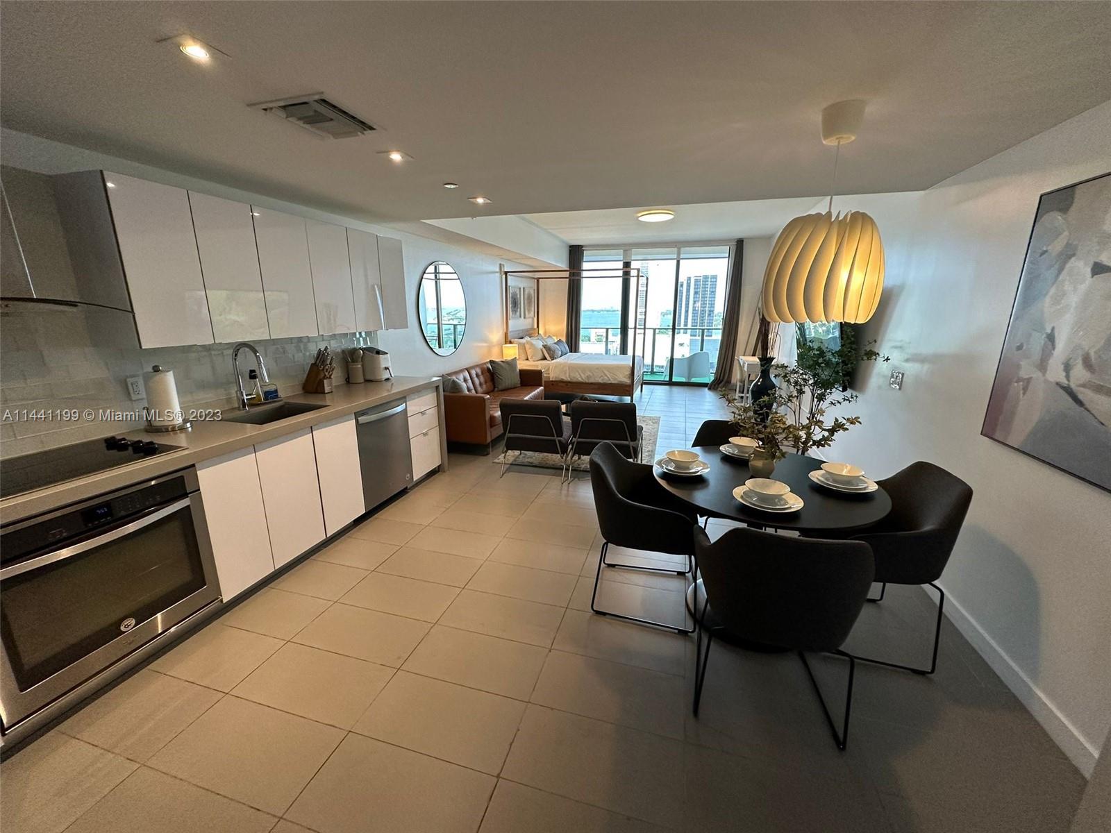 CANVAS CONDO - Residential