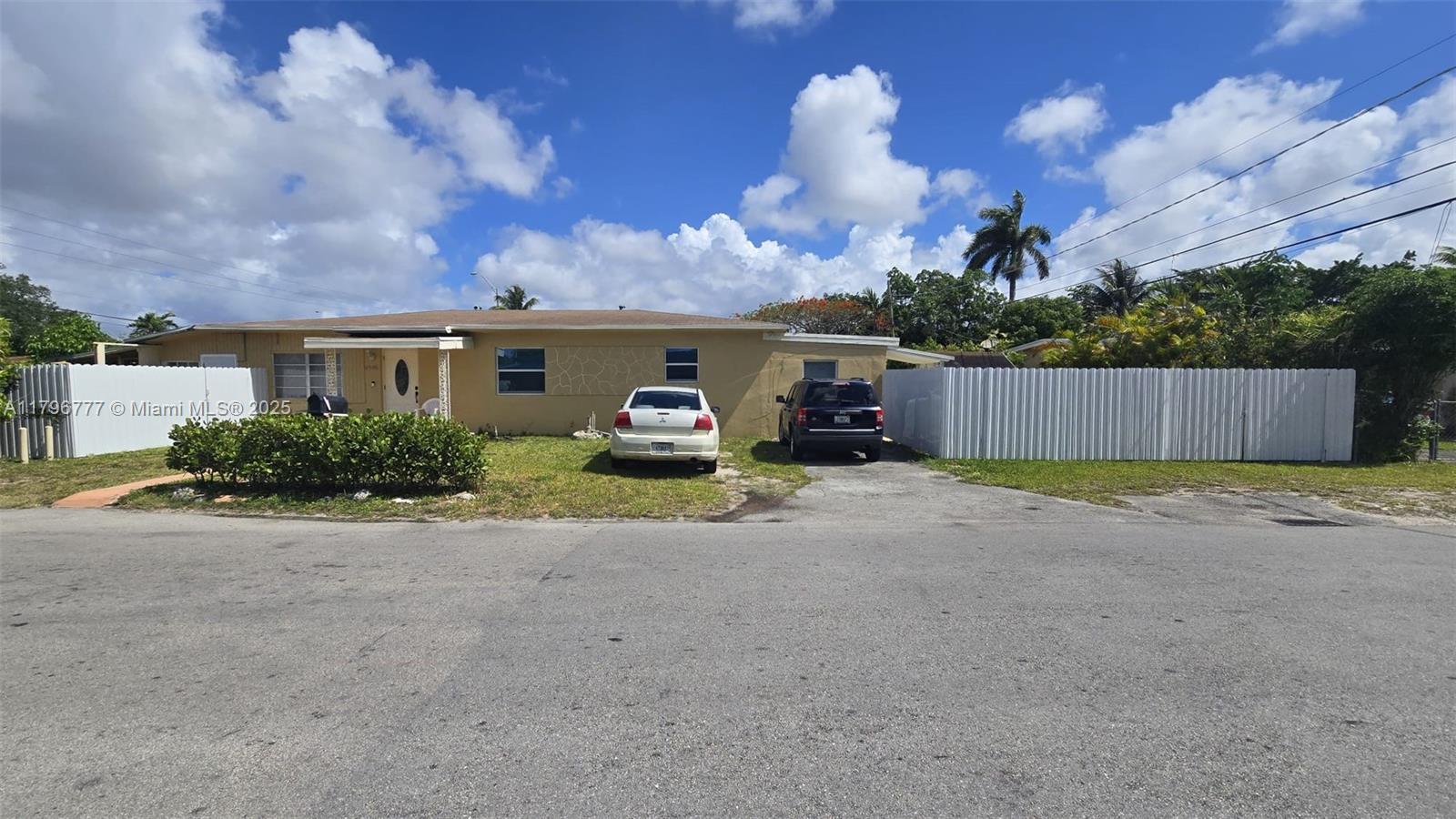6595 Sw 33rd St 2, Miami, Broward County, Florida - 1 Bedrooms  
1 Bathrooms - 
