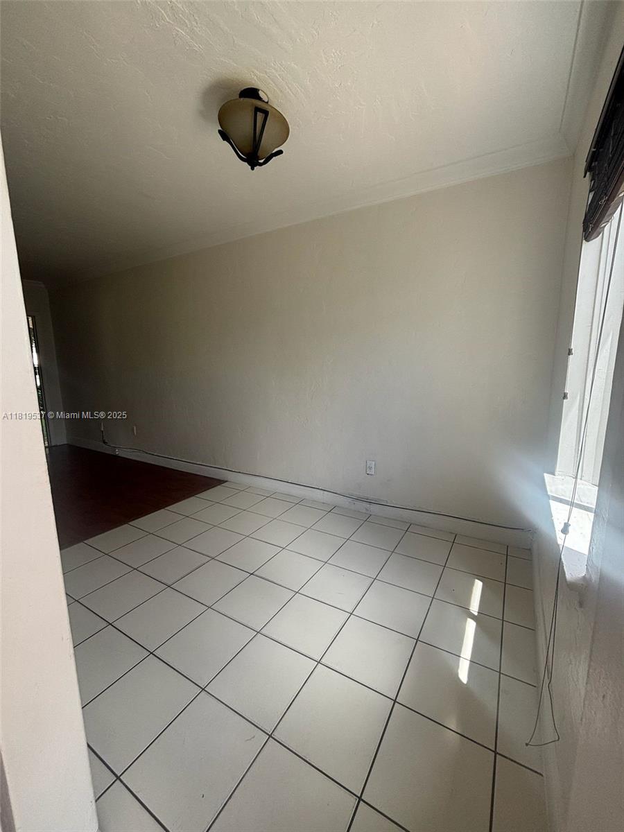 BISCAYNE LAWN EXTENSION - Residential Lease