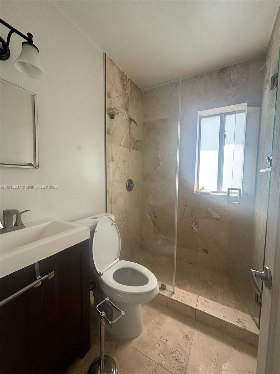 BISCAYNE LAWN EXTENSION - Residential Lease