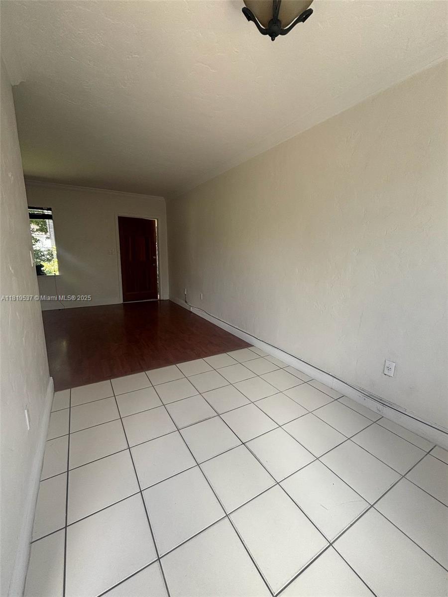 BISCAYNE LAWN EXTENSION - Residential Lease
