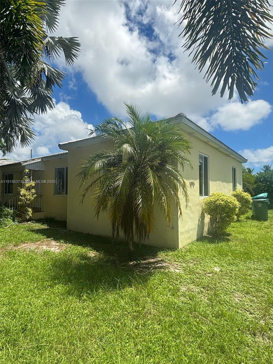 BISCAYNE LAWN EXTENSION - Residential Lease