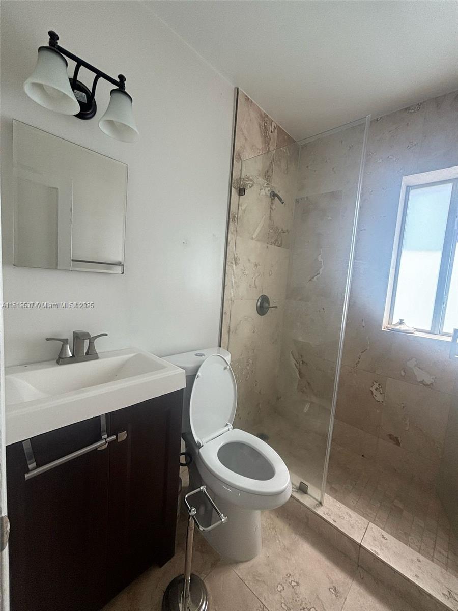 BISCAYNE LAWN EXTENSION - Residential Lease