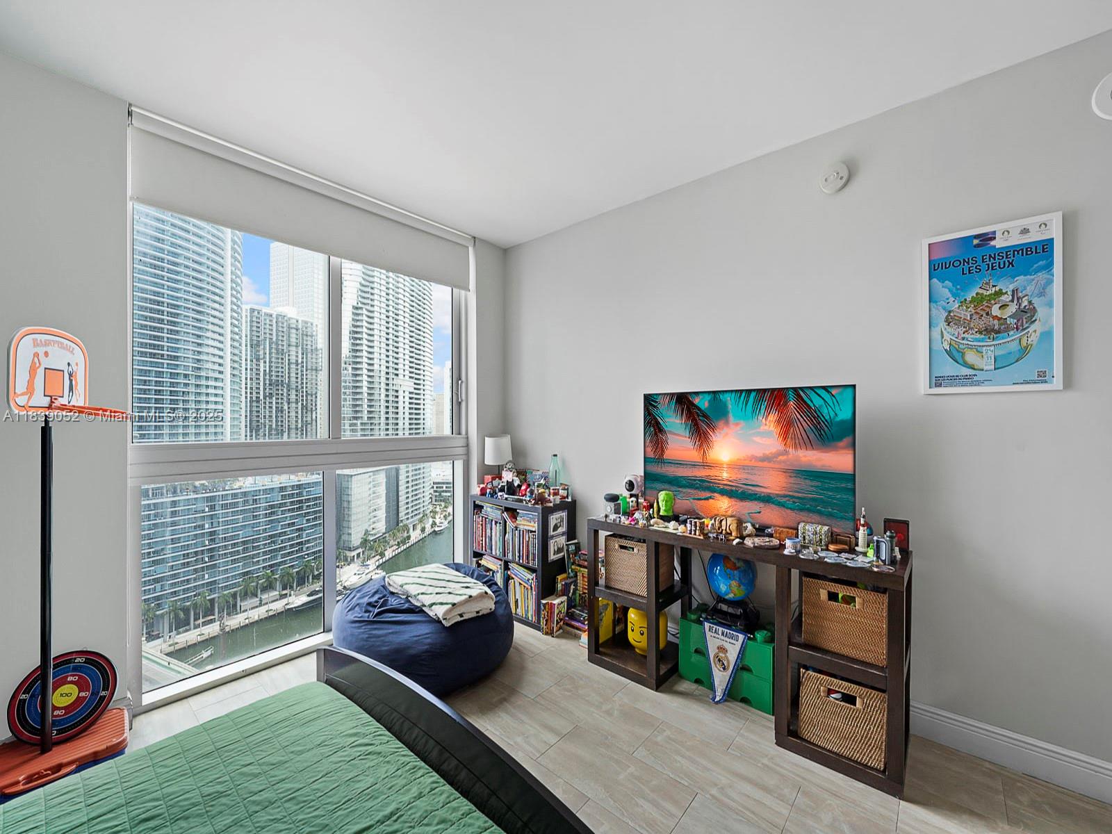 500 BRICKELL EAST CONDO - Residential